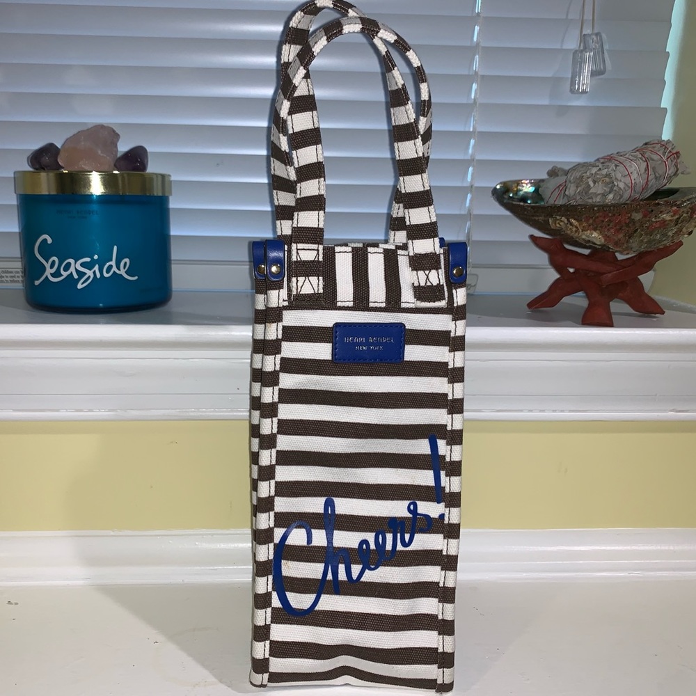 Henri Bendel wine holder